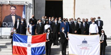 MSP deposita ofrenda floral en el Altar de la Patria y llama a seguir ejemplo de los fundadores de la dominicanidad