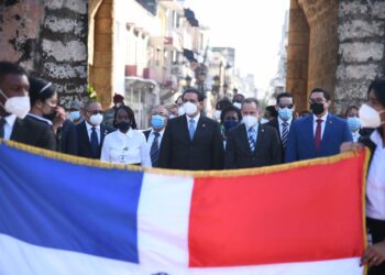 Ministro de Salud: presidente no ha decretado fin de la pandemia; sólo ha querido flexibilizar las medidas