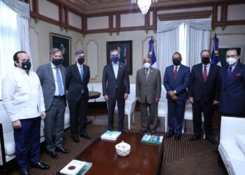 Presidente Abinader recibe al presidente del Tribunal Constitucional de España