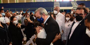 Presidente Abinader se solidariza con familiares y amigos de ex diputado López Chávez