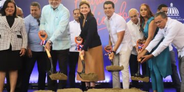 Vicepresidenta y director del INAPA dejan iniciados los trabajos de construcción del alcantarillado sanitario en Mao