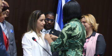 Legisladores escogen como diputada Martha de Jesús Collado, viuda de López Chávez
