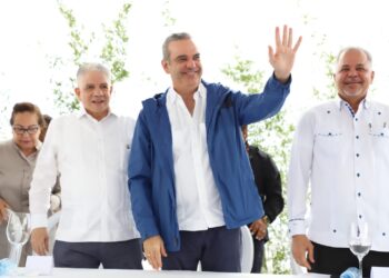 Tras 30 años de espera presidente Abinader inaugura carretera Sabana Iglesia-Jánico