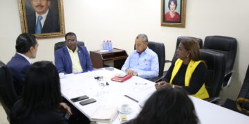 Diputados preocupados por baja cobertura en medicamentos de afiliados a la Seguridad Social