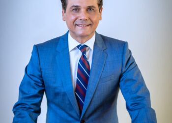 Senador afirma reforma de hidrocarburos acabaría con «mafia» de los combustibles