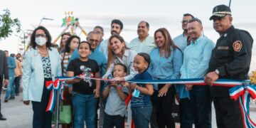 Alcaldesa Carolina Mejía reinaugura Plaza Juan Barón con mayor seguridad, orden y limpieza