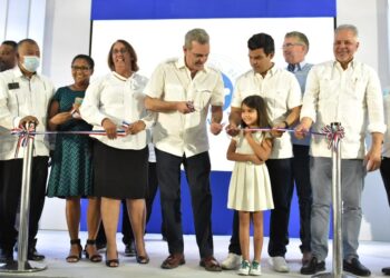 Gobierno inaugura drenaje pluvial  del barrio Moscú, en San Cristóbal