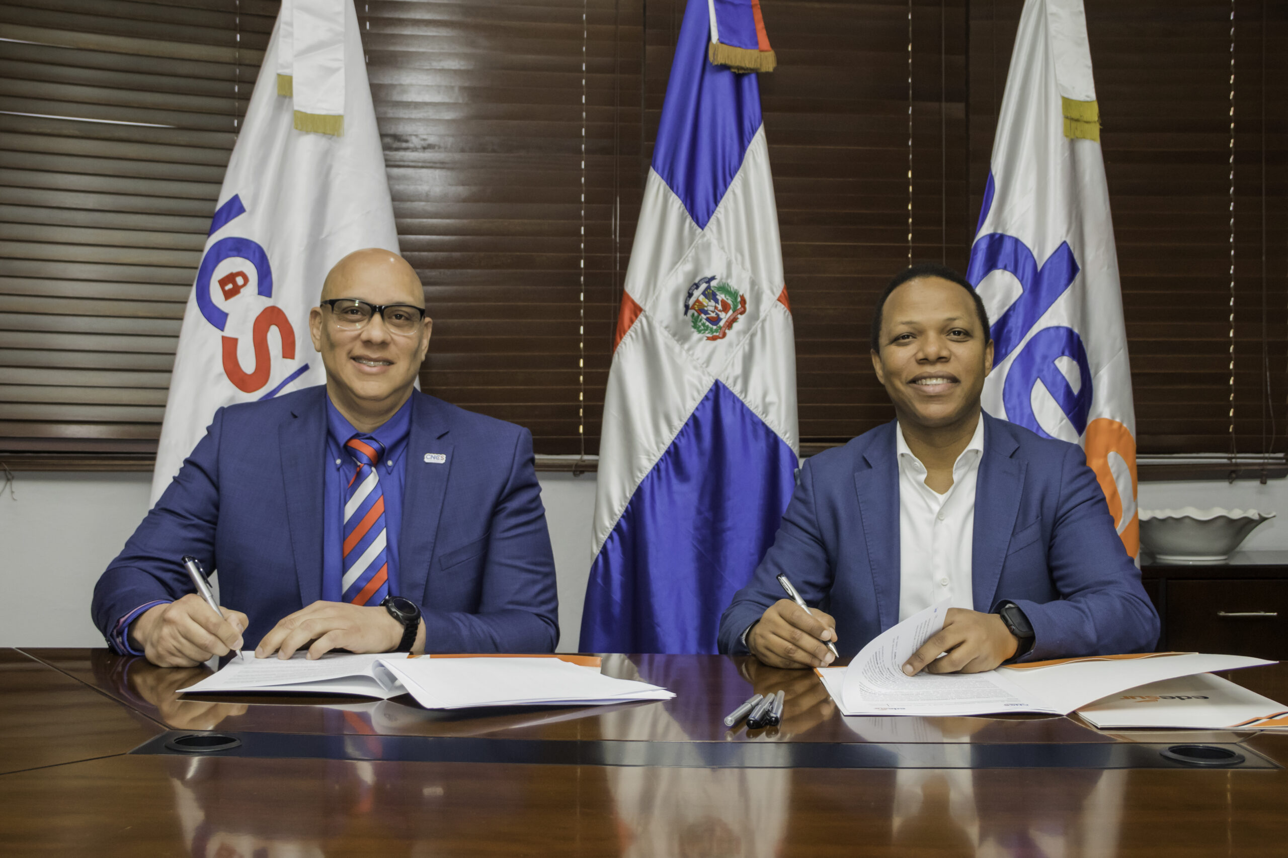 EDESUR firma acuerdo con CNCS para proteger datos de clientes infraestructura de la empresa