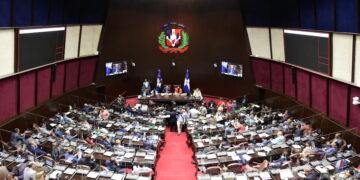 Diputados estudian iniciativa que busca eliminar reinscripción en colegios privados
