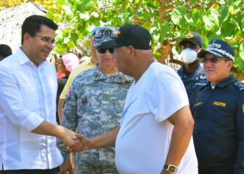 Ministro Turismo realiza recorrido por playas y balnearios en Semana Santa