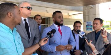 Periodista somete a Eduardo Hidalgo por difamación