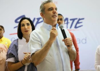 Presidente  anuncia construcción de varias obras  comunales en Sabana Perdida
