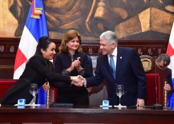 El Senado conmemora el 80 aniversario del voto de la mujer en República Dominicana