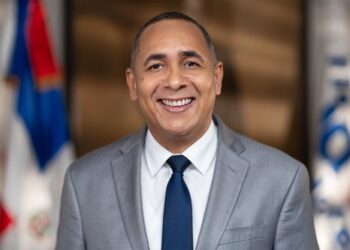 Indotel llevará fibra óptica a 26 comunidades del país