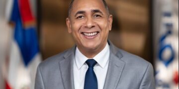 Indotel llevará fibra óptica a 26 comunidades del país