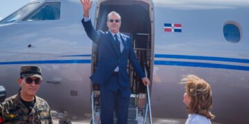 Presidente Abinader sale hacia Costa Rica para participar en toma de posesión