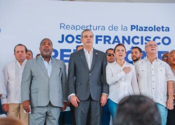 Abinader llamó a honrar memoria de Peña Gómez con transparencia, honestidad y servicio en favor de la gente