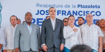 Abinader llamó a honrar memoria de Peña Gómez con transparencia, honestidad y servicio en favor de la gente