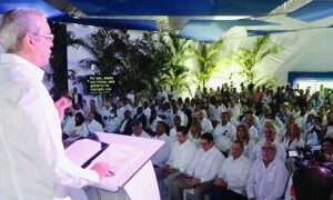 Presidente Abinader destaca inversión récord de US$800 millones de dólares en proyectos fotovoltaicos durante su Gobierno