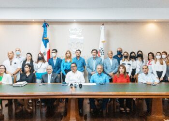 ADN y Junta de Vecinos se unen para proceder legalmente contra institución educativa