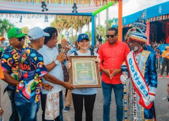 Cientos de capitaleños disfrutaron el Carnaval del Distrito Nacional 2022