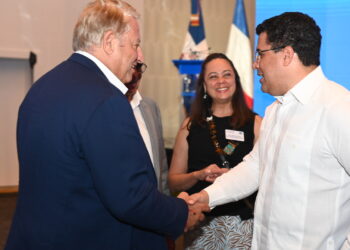 Participantes en el congreso Les Entreprises du Voyage feliz  con RD