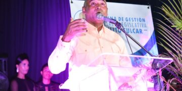 Julito Furcal reconoce trayectoria de 50 madres de la provincia Peravia, con motivo del Día de las Madres