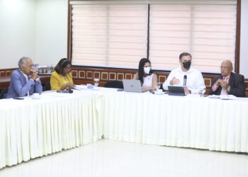 Diputados reciben informe de la deuda pública por parte del Ministro de Hacienda