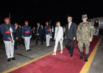 Abinader regresa al país tras asistir a toma de posesión de su par Rodrigo Chaves Robles