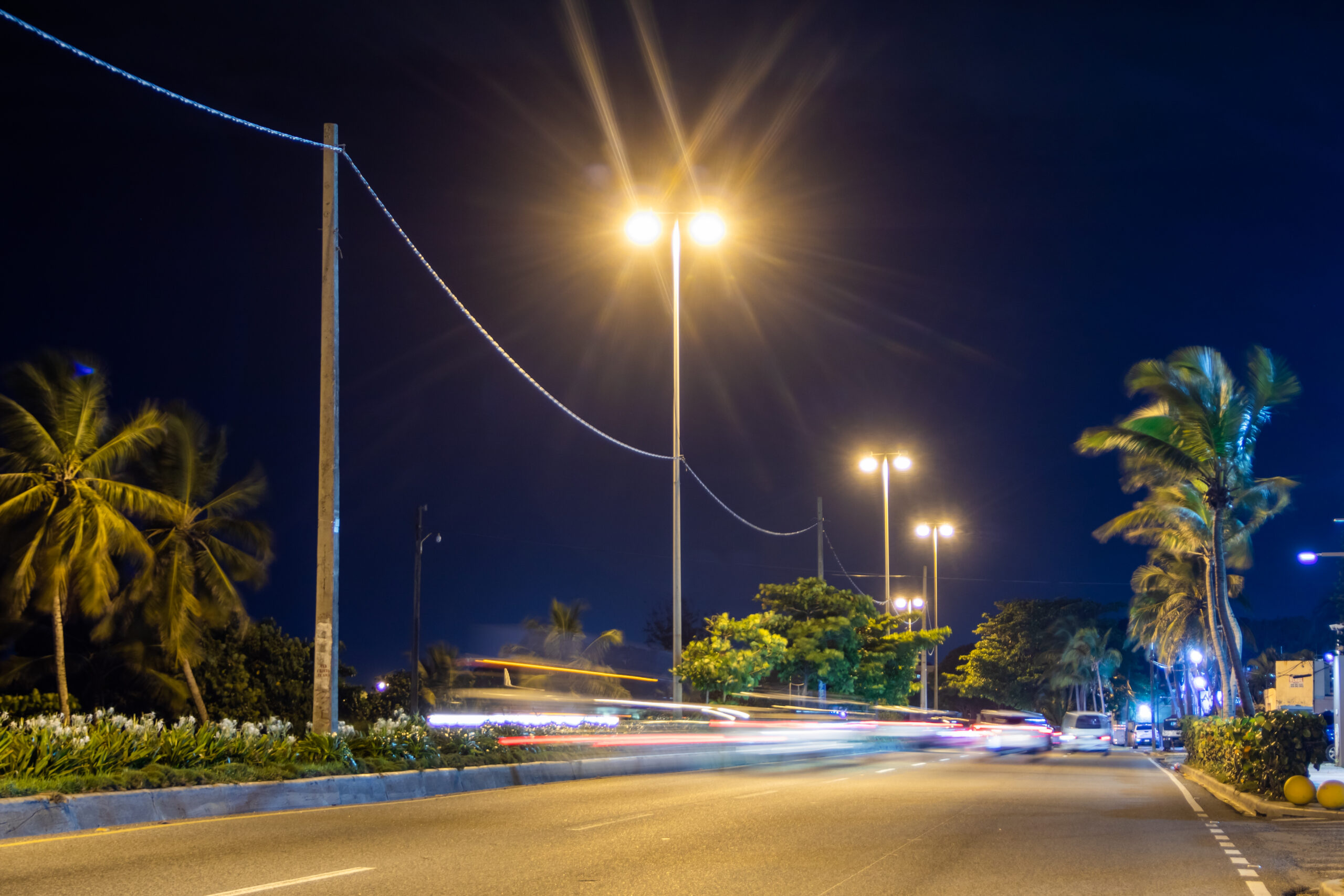 EDESUR ilumina malecón de Santo Domingo, en una tercera etapa