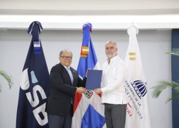 Superintendente de bancos destaca avances del Hemocentro Nacional