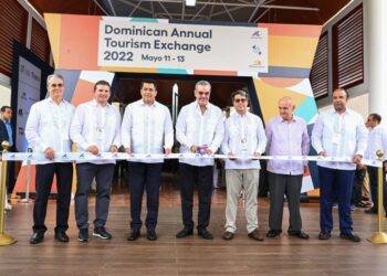 Presidente Abinader junto al ministro de Turismo, dan apertura oficial al DATE