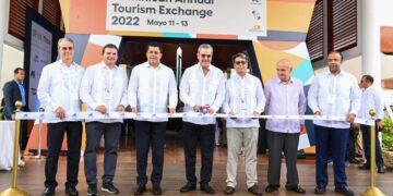 Presidente Abinader junto al ministro de Turismo, dan apertura oficial al DATE