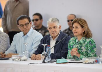 Vicepresidenta se reúne con más de 120 juntas de vecinos de Santiago Oeste