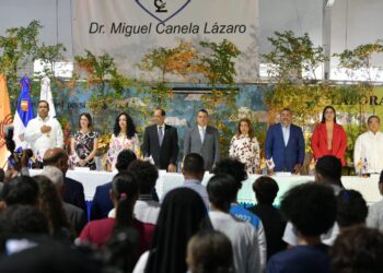 JCE presenta proyecto de participación de jóvenes  miembros de colegios electorales  