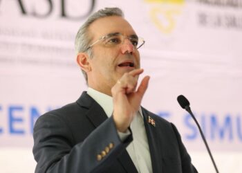 Abinader crea comisión consultiva para revisar legislación sobre libertad de expresión