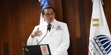 Ministro de Salud garantiza entrega a tiempo medicamentos de alto costo