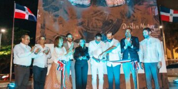 ADN y Banreservas realizan encendido de Obelisco