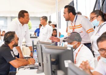 Edesur recibe clientes hoy domingo para escuchar sus inquietudes