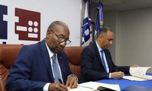 Indotel y UASD firman acuerdo que beneficia a cuatro provincias del país