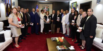 Pacheco y la Presidenta Unión Internacional del Notario resaltan importancia modernización sistema judicial