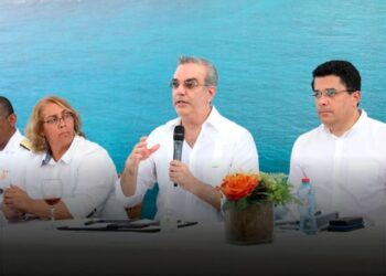 Abinader deja iniciado plan de reordenamiento y recuperación de Playa Palenque con una inversión de RD$90 millones