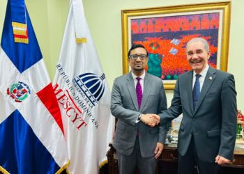 Inglaterra y RD acuerdan aumentar colaboración para elevar la calidad en la educación universitaria