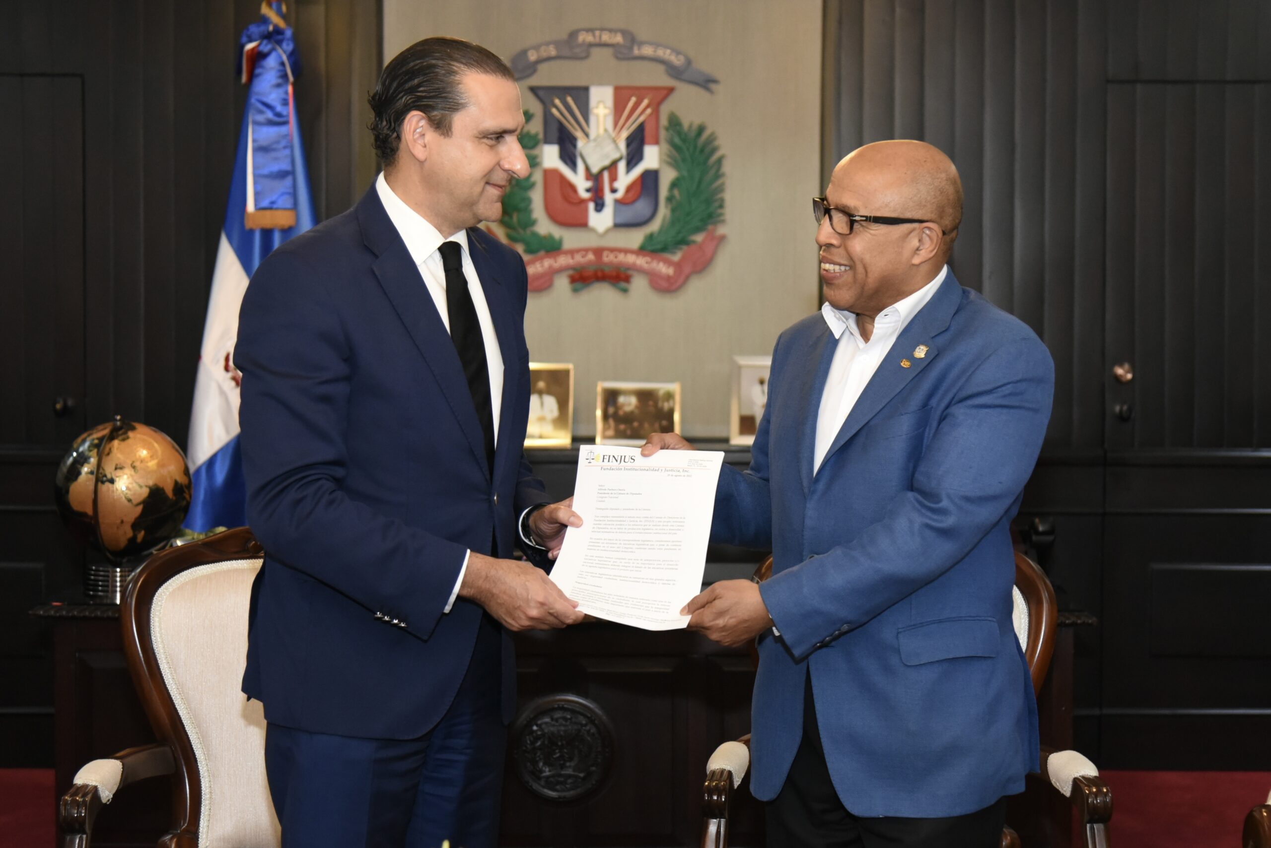 FINJUS entrega al Presidente de la Cámara de Diputados lista de iniciativas que considera prioritarias