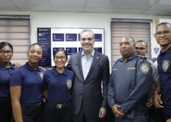 Presidente Abinader apertura plataforma de denuncias virtuales de la PN para respuesta inmediata a ciudadanos