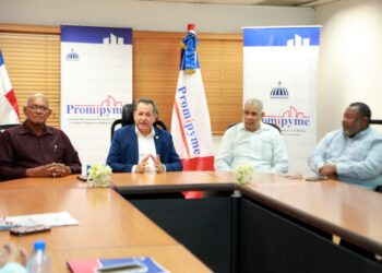 Promipyme entrega RD$7 millones de pesos a detallistas de SPM