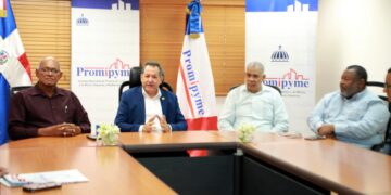 Promipyme entrega RD$7 millones de pesos a detallistas de SPM