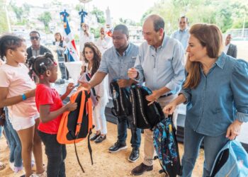 ADN y Embajada de Israel donan útiles escolares a 150 niños de La Arenita&nbsp;