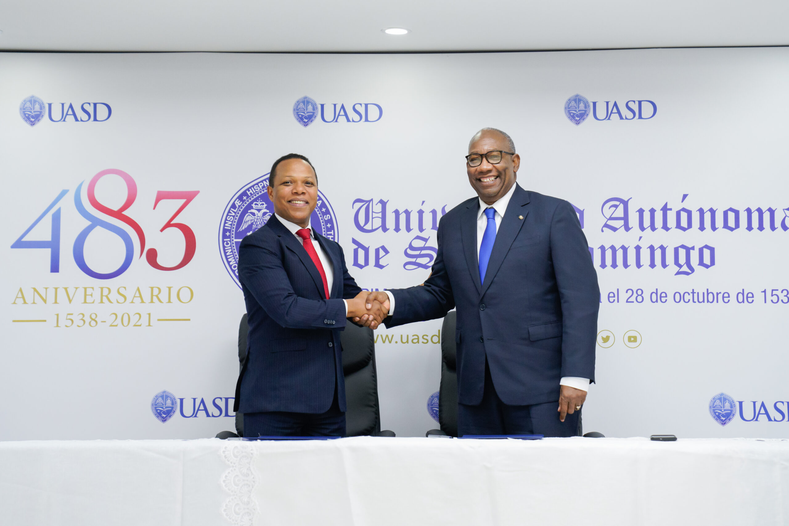 EDESUR iluminará sede UASD y sus recintos en territorio bajo su responsabilidad; y eficientizará el servicio