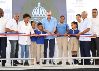 Presidente Abinader inaugura escuela Melania Manzueta en Monte Plata con inversión de más de 32 millones de pesos